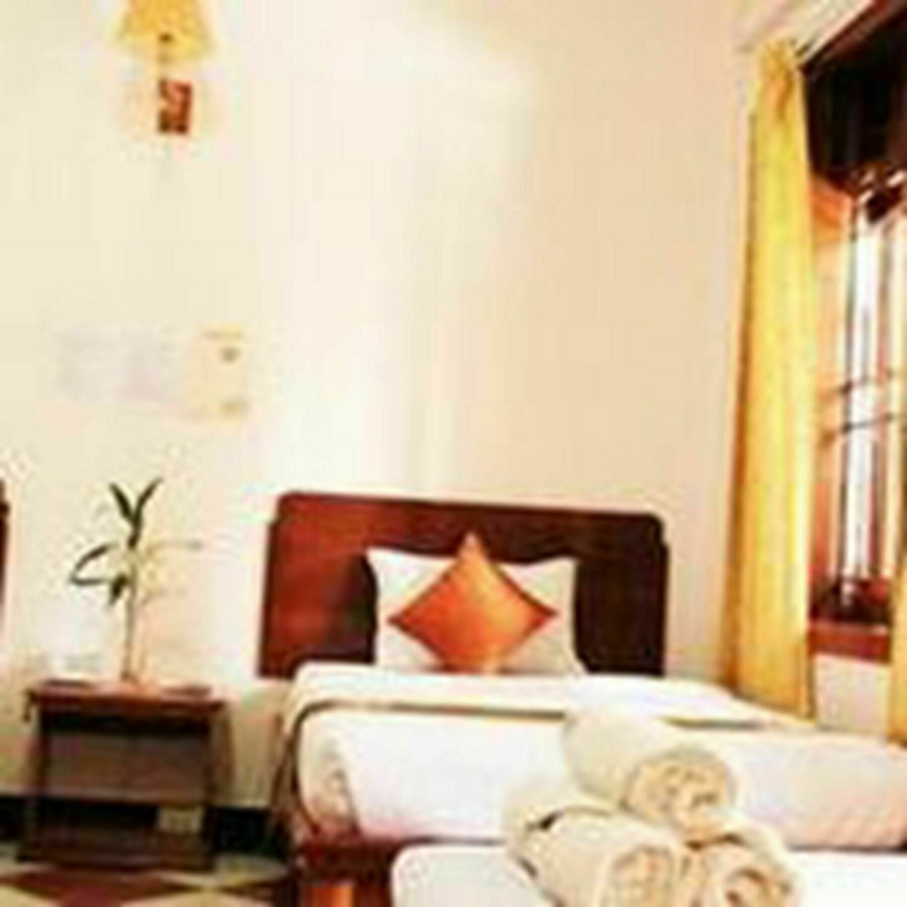 Nawin Palace 2*